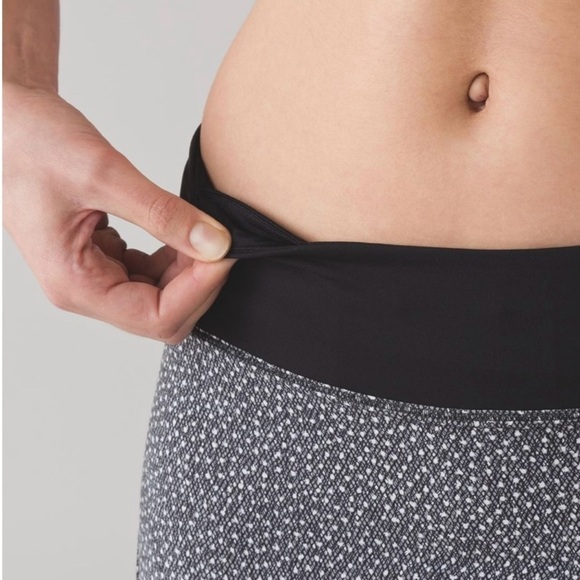 Lululemon Circuit Breaker Skirt Tall 15” Frozen Fizz Rare First Edition Sz 10 - Picture 4 of 10